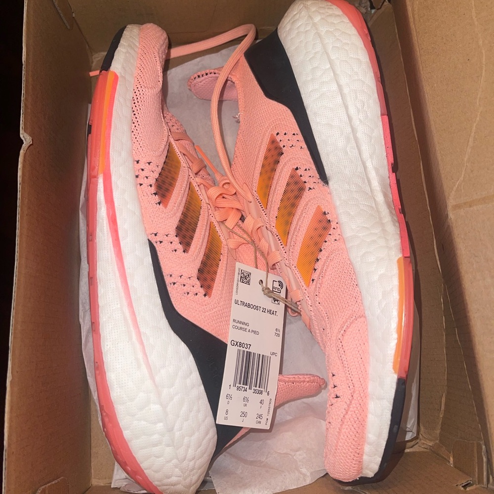 Adidas Ultraboost 22–size 8 women’s